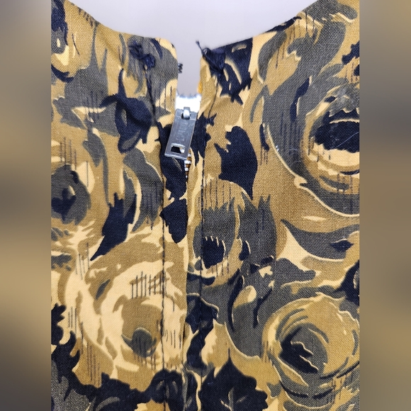 Vintage 1950s Mustard Floral Cotton Day Dress | ILGWU Union Made | XS–S - Picture 8 of 12